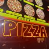 تابلو نئون فلکسی طرح انگلیسی «PIZZA» (ابعاد ۷۰ × ۲۲ سانتی‌متر)